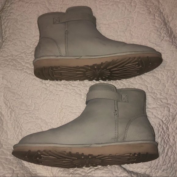 UGG leather short boots w/ strap - Picture 5 of 6